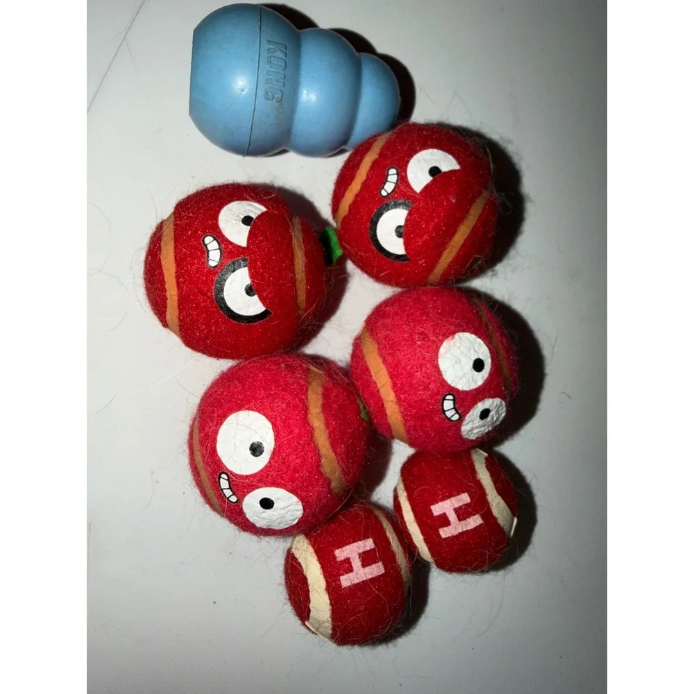 Bark box KONG Blue Rubber Chew Toy and Apple Tennis Ball Bundle 6 Piece Set‎